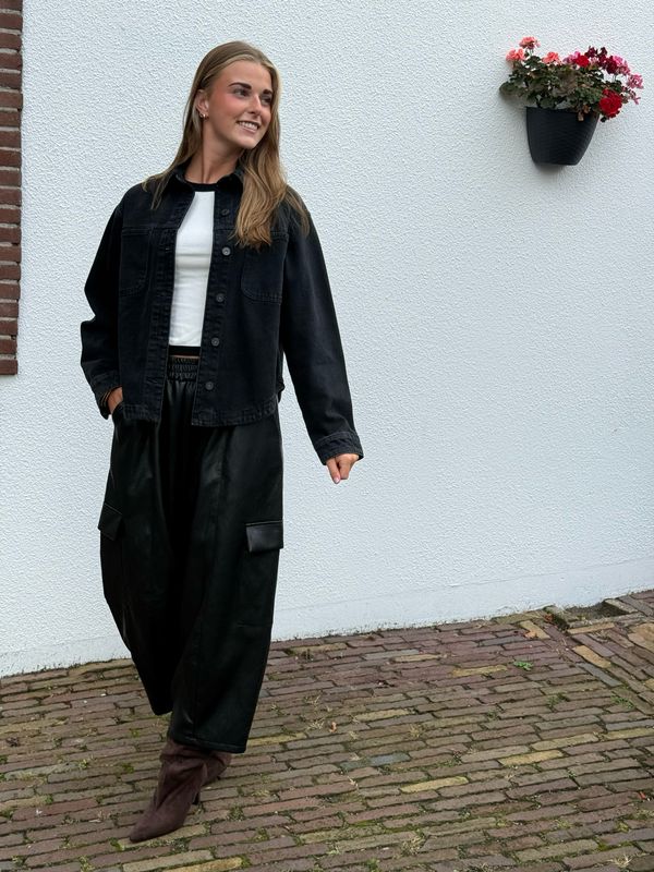 Kaatje PU leather cargo pants black