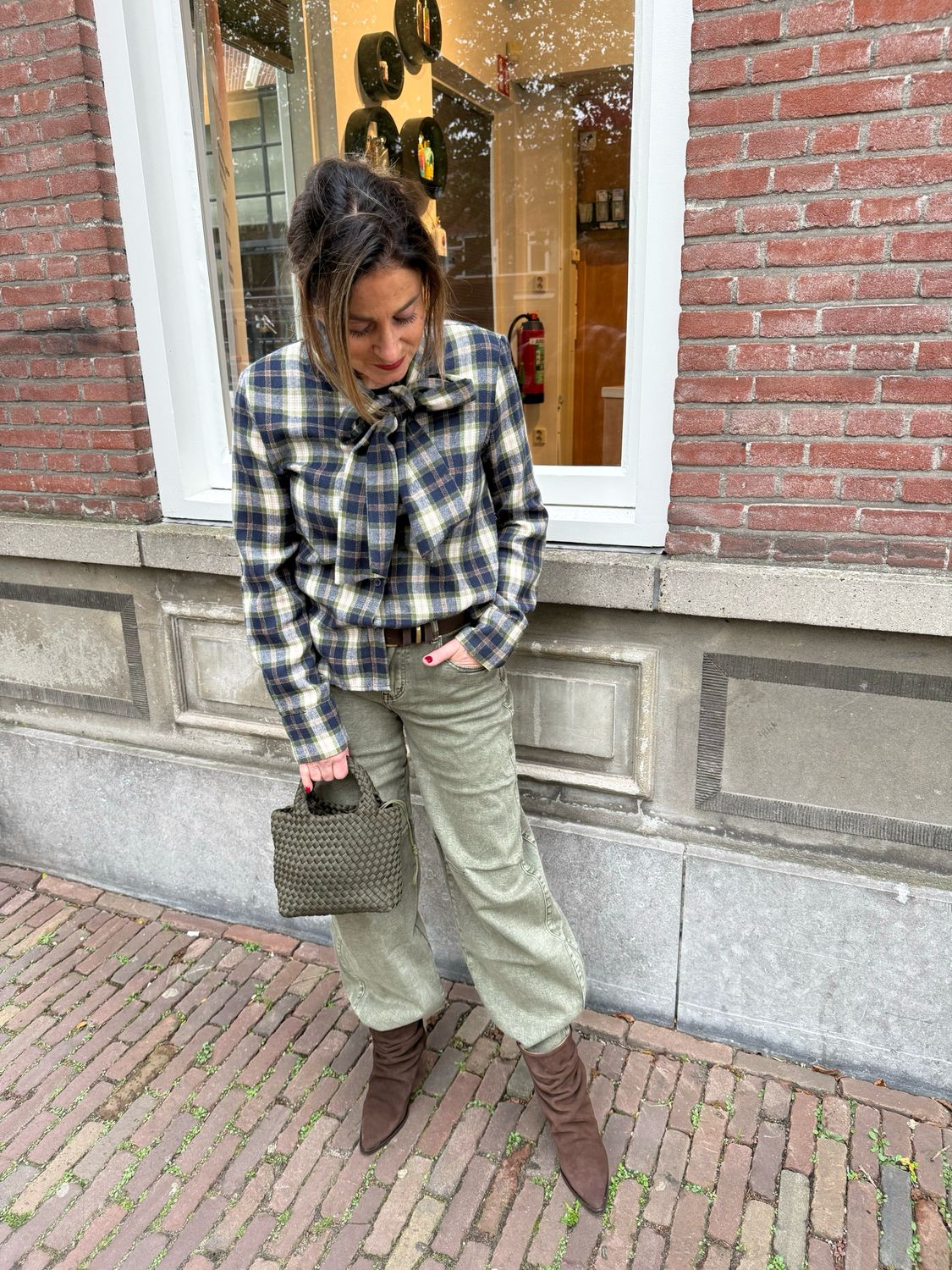 Romy ruitblouse met strik blue green beige Romy ruitblouse met strik blue green beige
