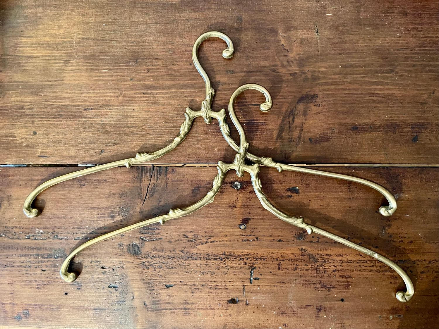 Coppia di Appendini in Ottone – Stile Liberty/Rococò Revival, Fine ’800