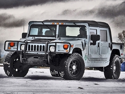 H1 Hummer SUV