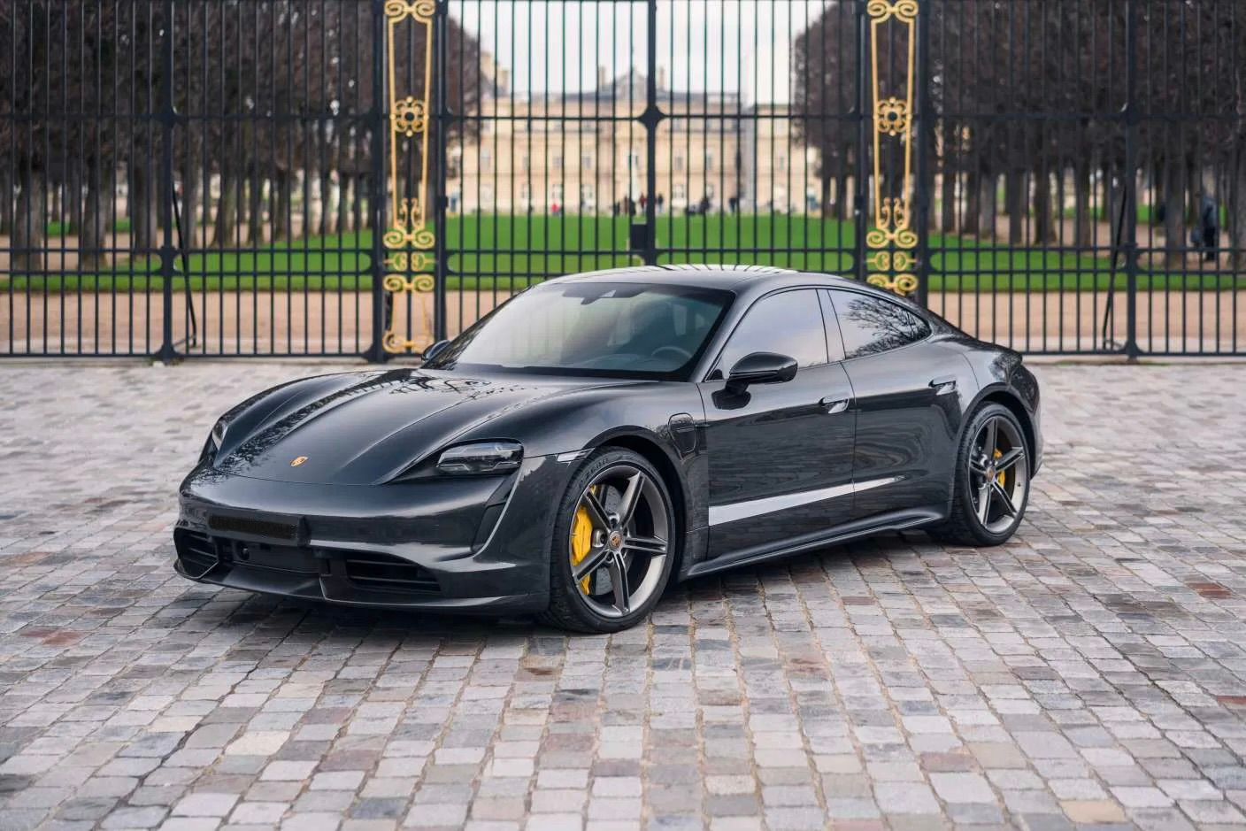 PORSCHE TYCAN