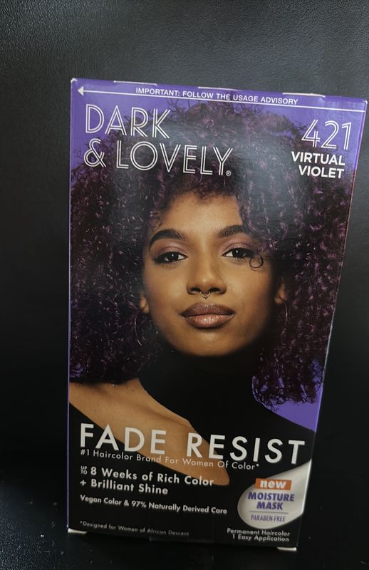 Dark and Lovely 421 fade resistant hair color kit