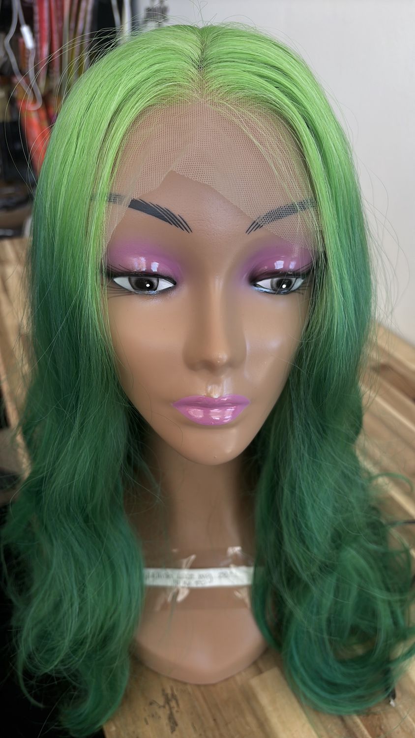 Billy Ellish lace wig 28”