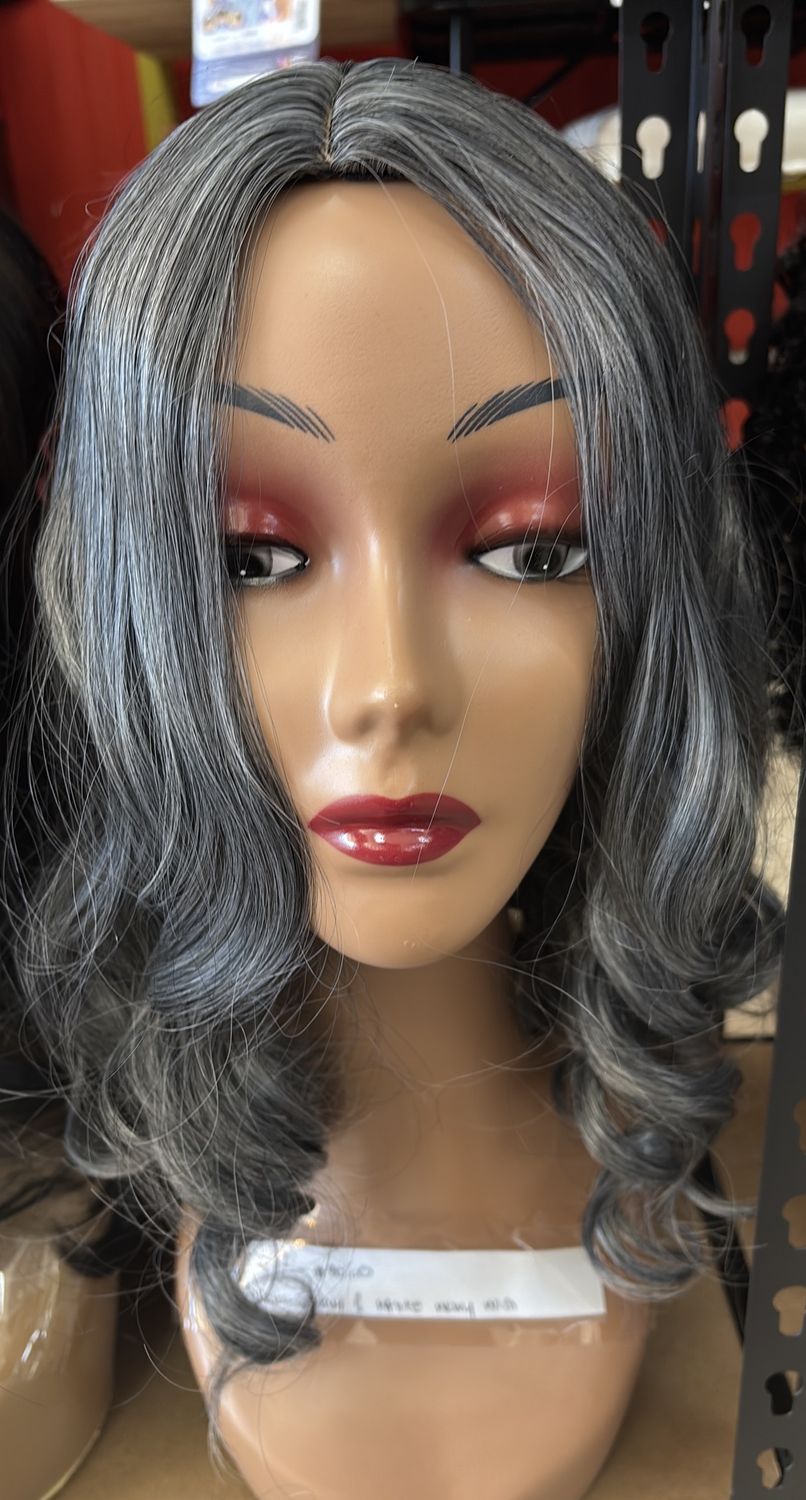 16in gray &amp; white wavy wig