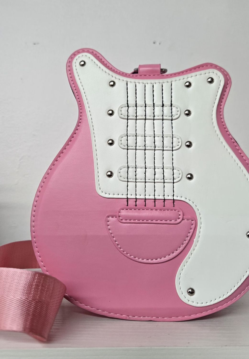 Purse Pink guitar