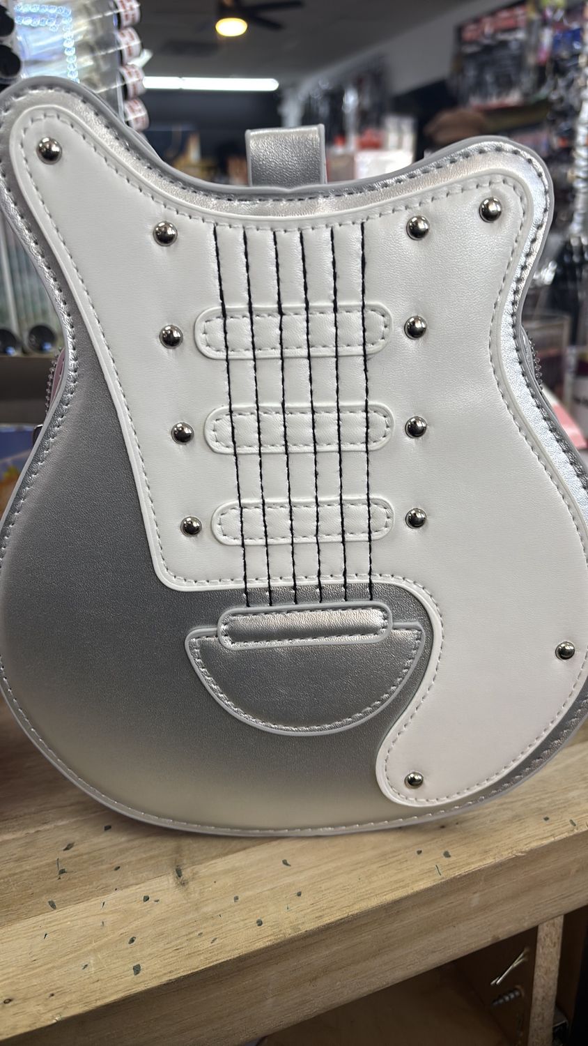 Purse Grey guitar