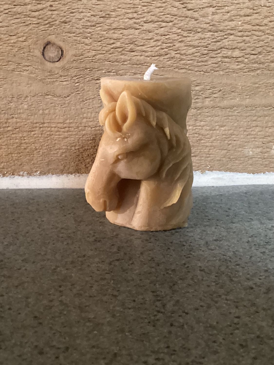 Queen Bee Beeswax Candles, Design: 3D Mustang