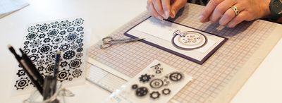 Scrapbooking mit Schablonen