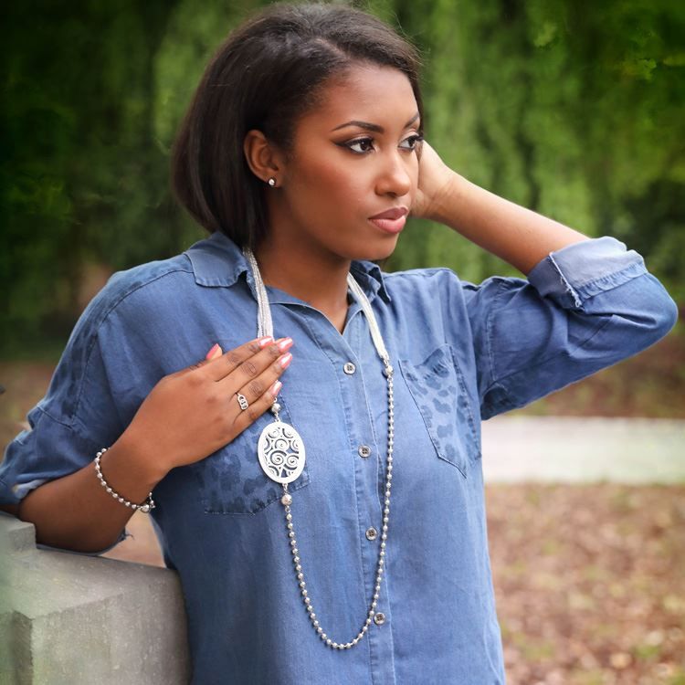 Halskette mit Kugeln