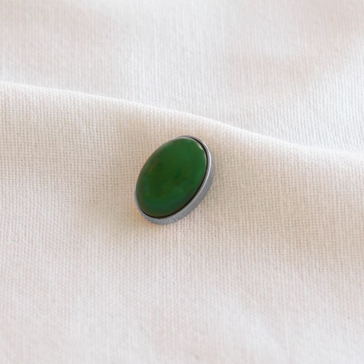 Bouton à visser ovale chrysoprase, argenté