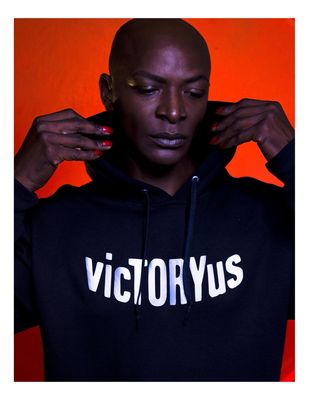 *Hoodie* (PUT SIZE IN NOTES)