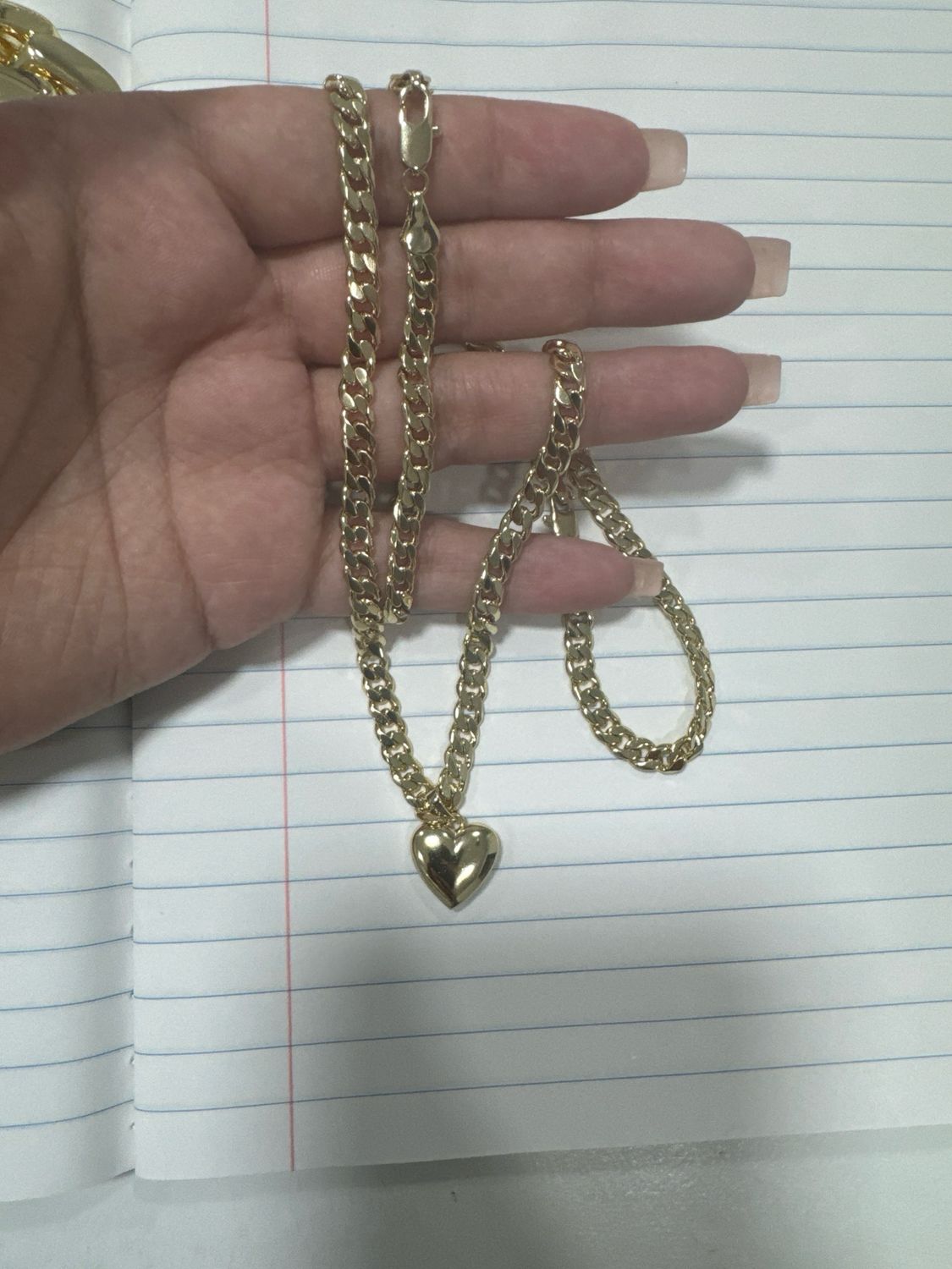 Set de cadena con manilla y dije de corazón