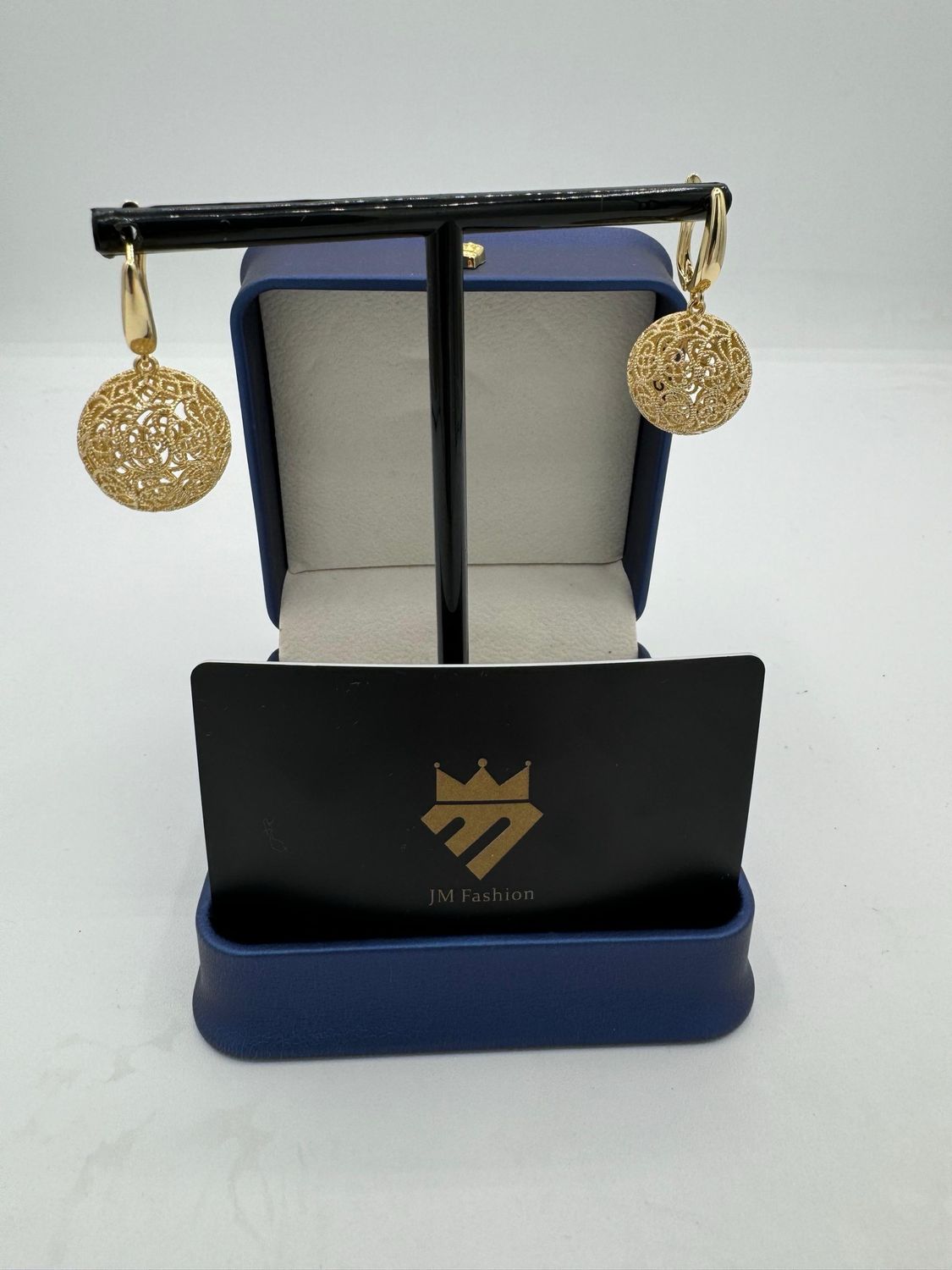 Aretes de bola súper lindo