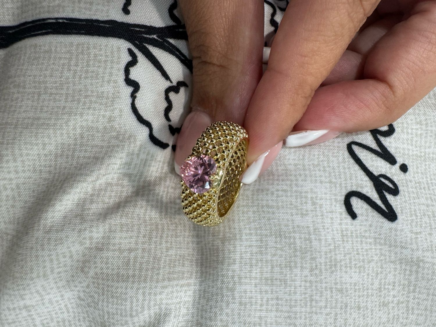 Anillo de mujer corazón rosado