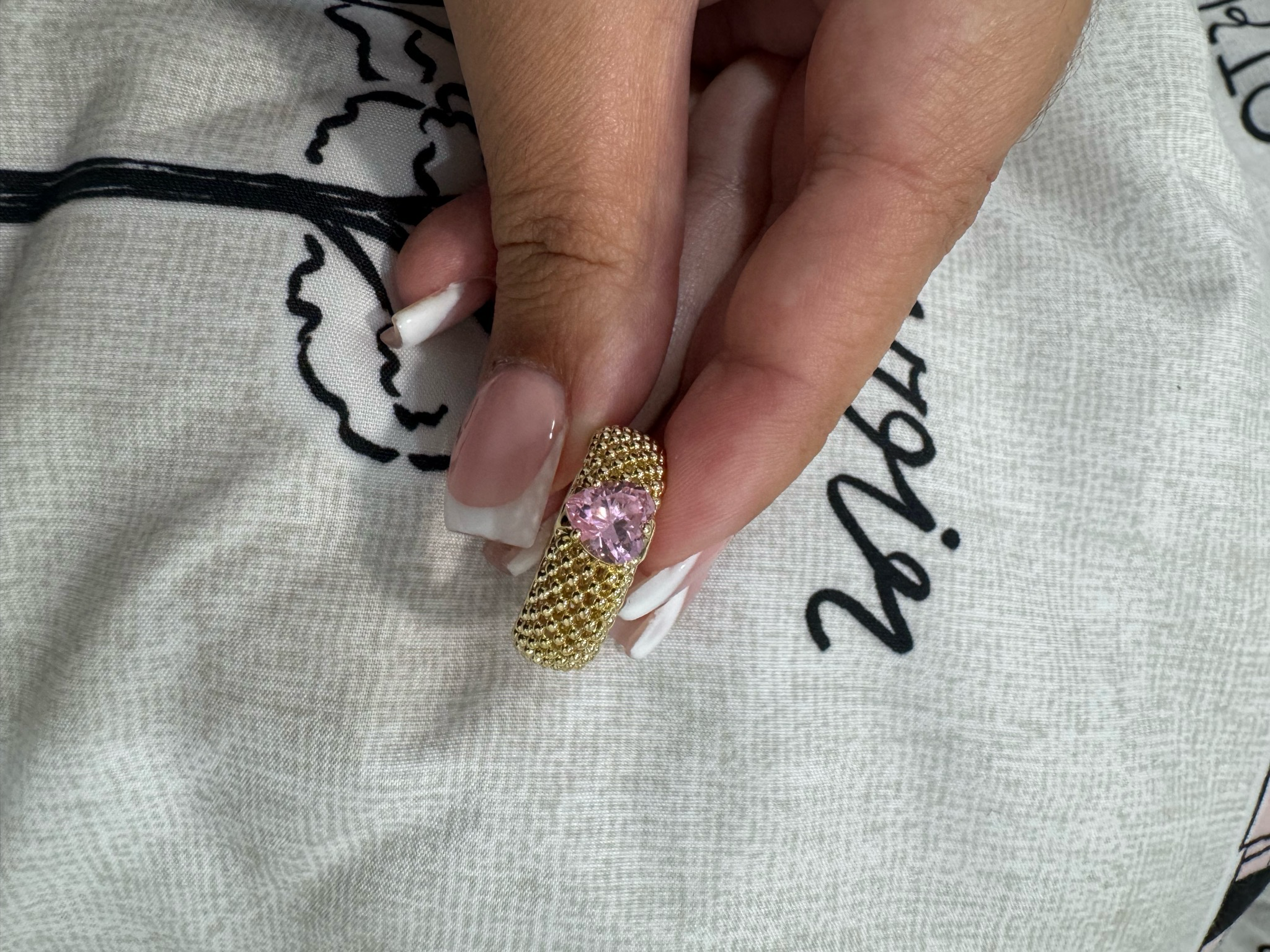 Anillo de mujer corazón rosado