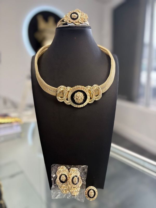 Set de gargantilla león