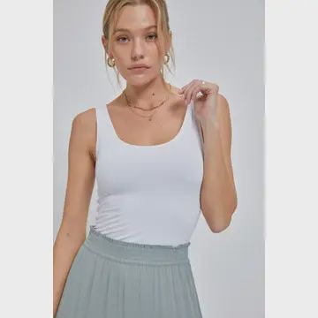 BASIC SCOOP NECK TANKL
