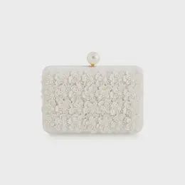 VENUS MINAUDIERE