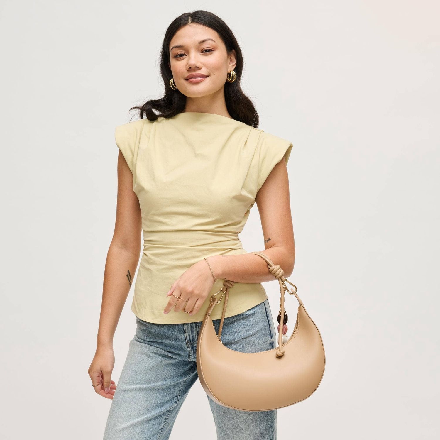 Emilia Hobo, Color: Natural