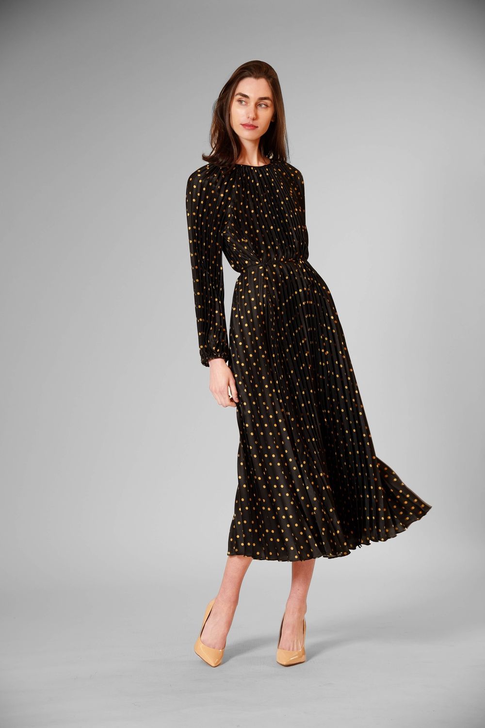 PLEATED LONG SLEEVE WAIST TIE MAXI DRESS, Color: BLACK GOLD, Size: 6