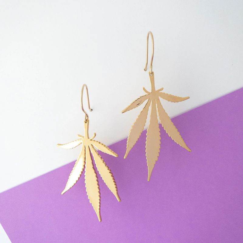 High Society Collection Sweet Leaf Silhouette Regular