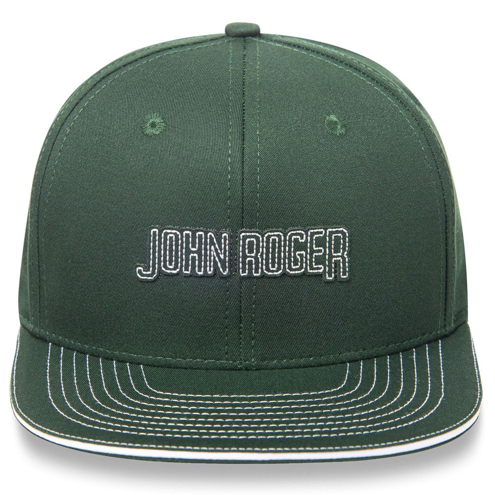 Boné aba reta rígido estilo 6-panel na cor verde musgo. Na parte frontal central possui bordado o nome &#39;John Roger&#39; na cor branca. A aba é no estilo &#39;sanduíche&#39; com detalhe em linha branca que contorna a borda da aba, criando um contraste sutil e sofisticado. O fechamento traseiro é do tipo snapback ajustável com regulador em plástico.