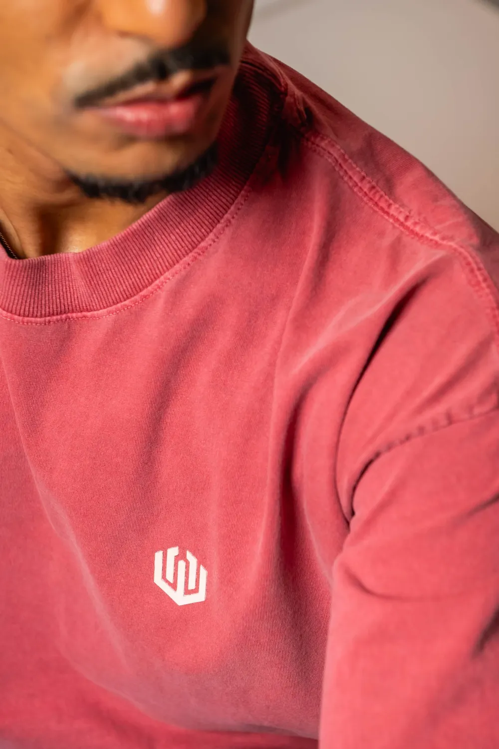 CAMISETA HEAVY OVERSIZED LAVADO JOHN ROGER LOGO OFICIAL - VERMELHO