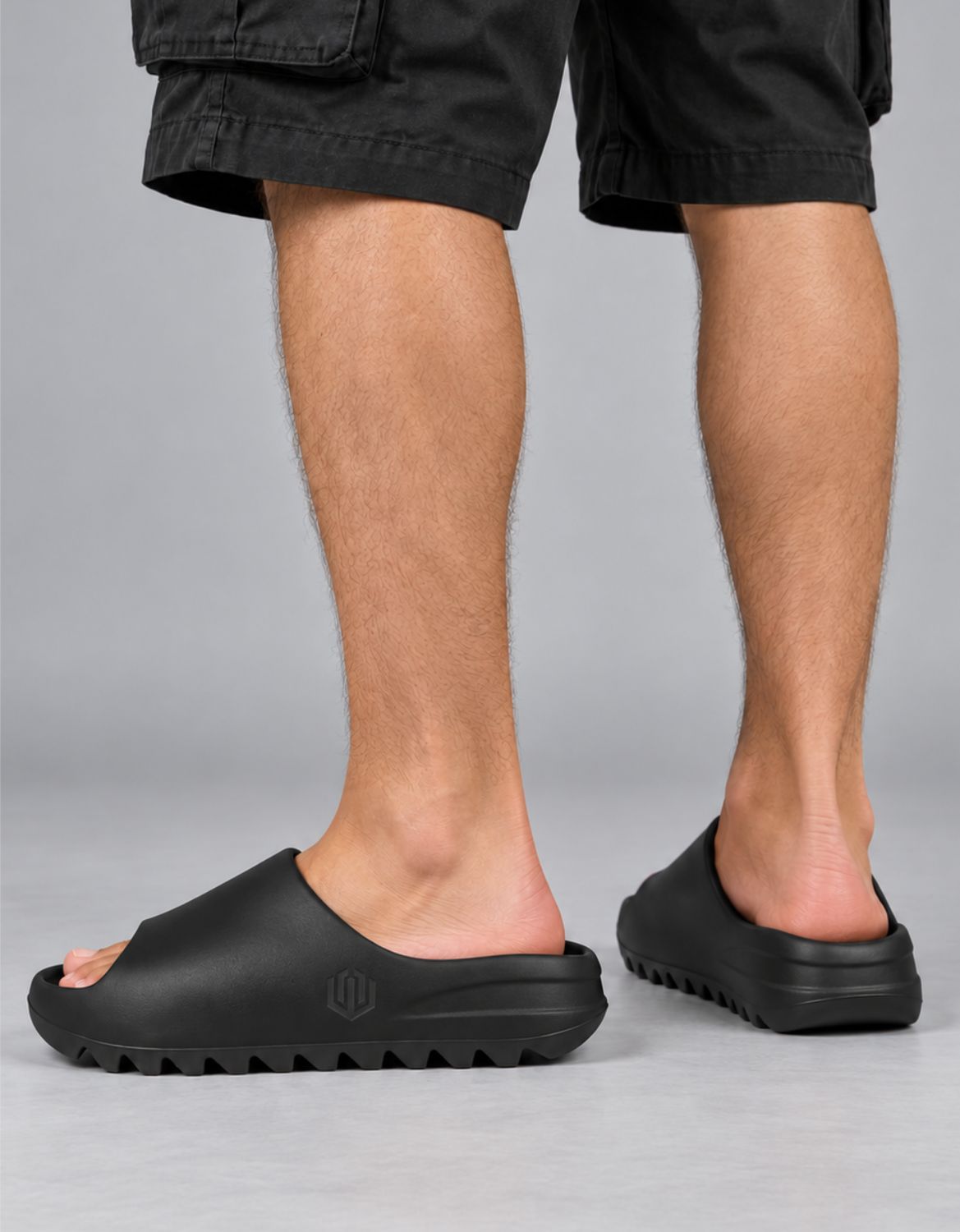 CHINELO NUVEM PILLOW JOHN ROGER - PRETO