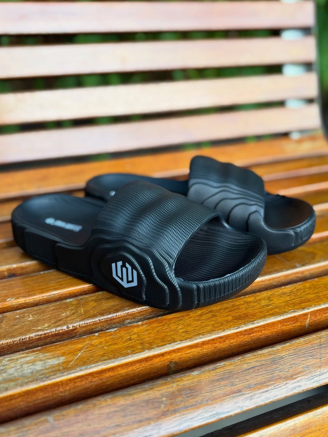 CHINELO NUVEM JOHN ROGER DUNES - PRETO