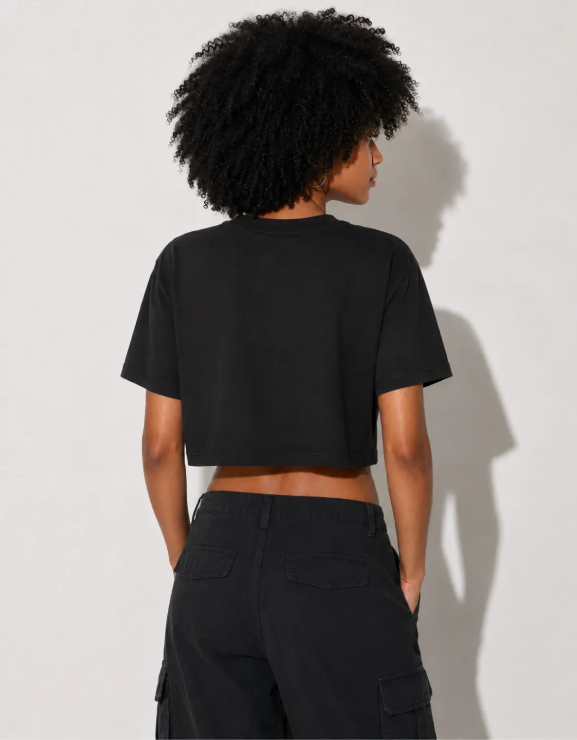 CROPPED OVERSIZED BASIC LIGHT JOHN ROGER FIRE WORK - PRETO