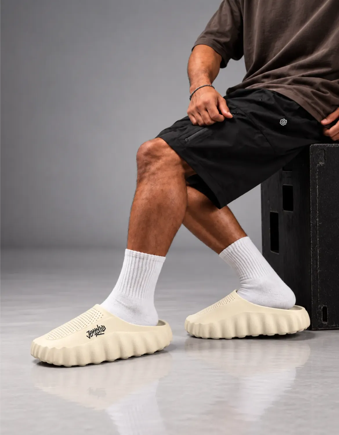 CHINELO NUVEM JOHN ROGER FUZZY - PRETO