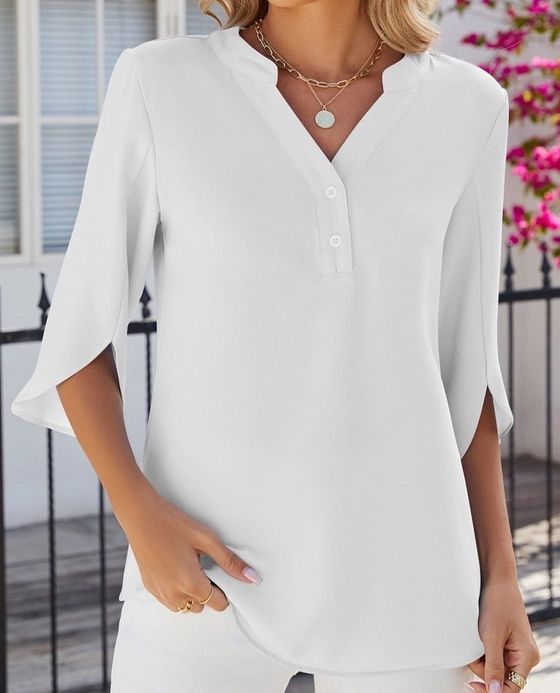 Rosa | Top 49 | buttoned v-neck