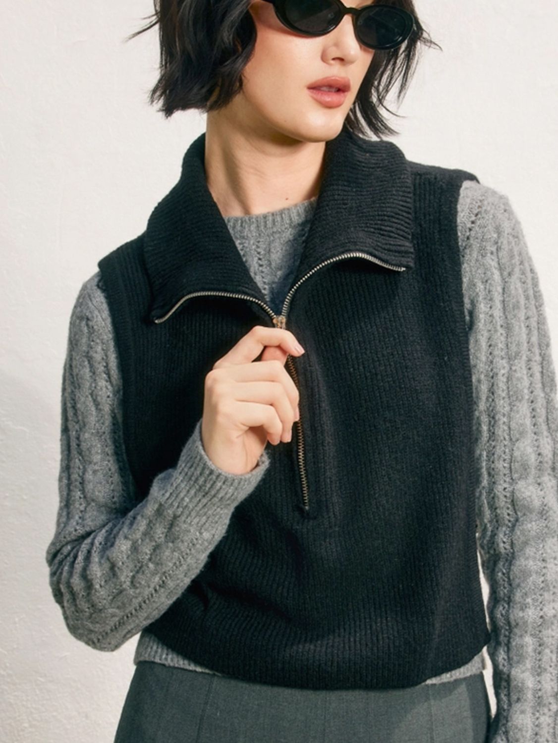 Dress Forum | Sleeveless Neck Warmer - Black