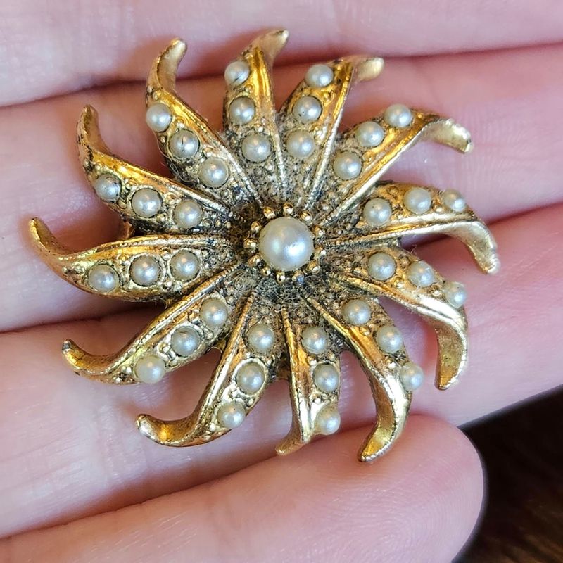 Vintage Brooch for Confidence, Personal Power, Growth &amp; Self-Mastery