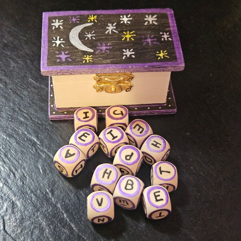 Spirit Dice for Divination with Box Storage - Moon and Stars