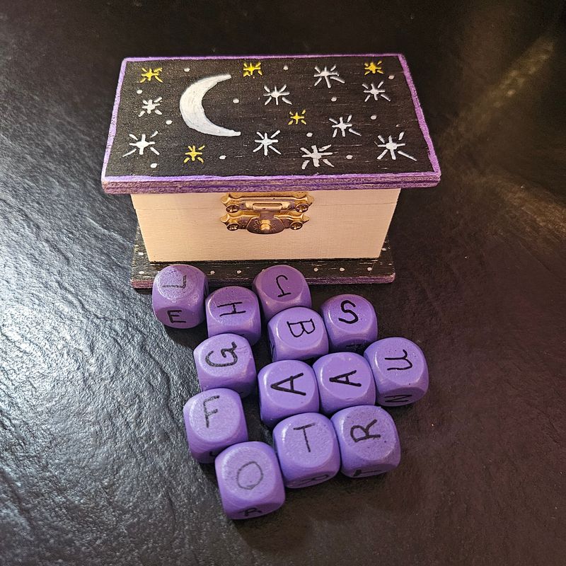 Spirit Dice for Divination with Box Storage - Moon and Stars