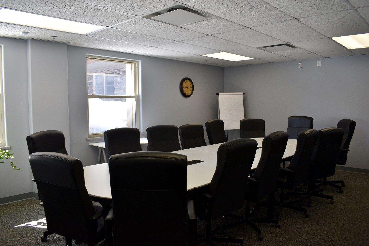 Meeting Room Rental (Hourly Rate) / Location de salle de réunion (taux horaire)