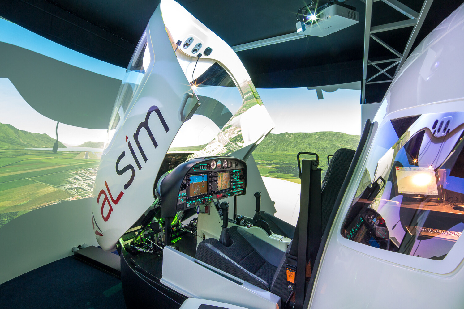 Perth Airport Flight Simulator Experience for One
