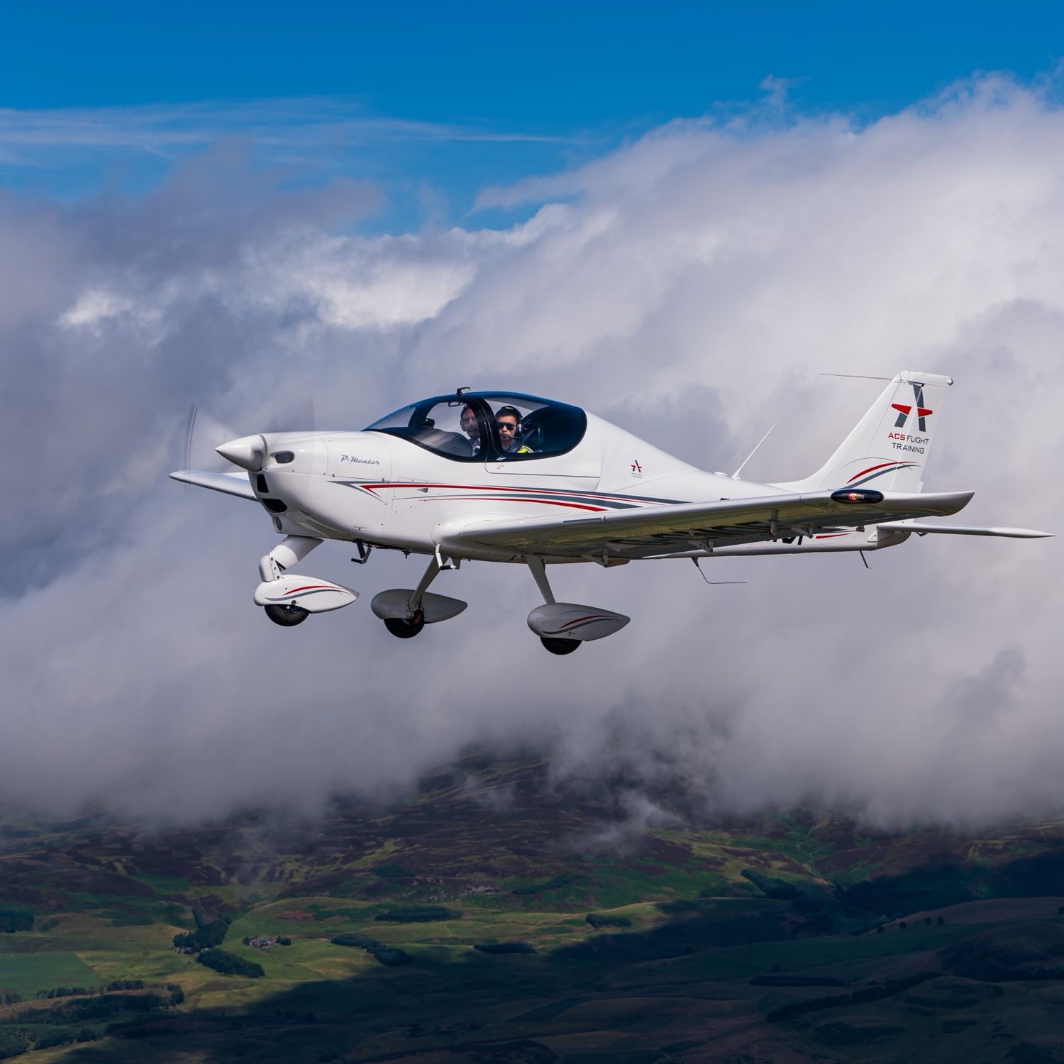 60 Minute Flying Experience for One