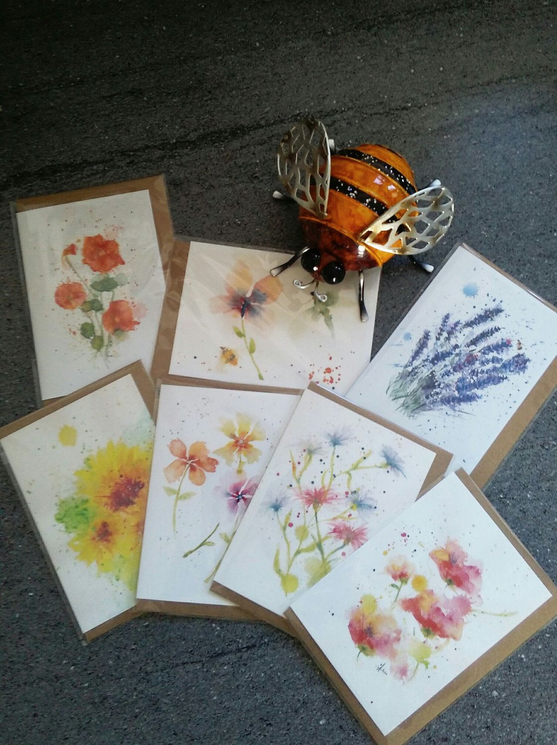 5 x &#39;Bee Friendly&#39; Greeting Card Collection