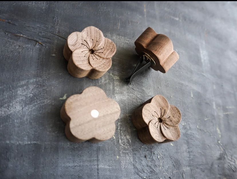 Wooden Flower - Clip