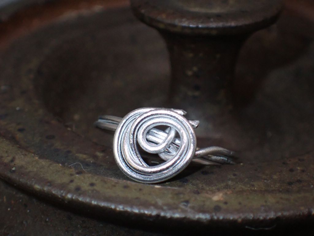 Silver Rosette Ring - SIZE 7.5