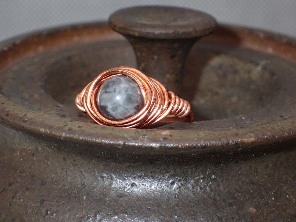 Grey Jasper Bead in Copper Wire Nest Ring - SIZE 6