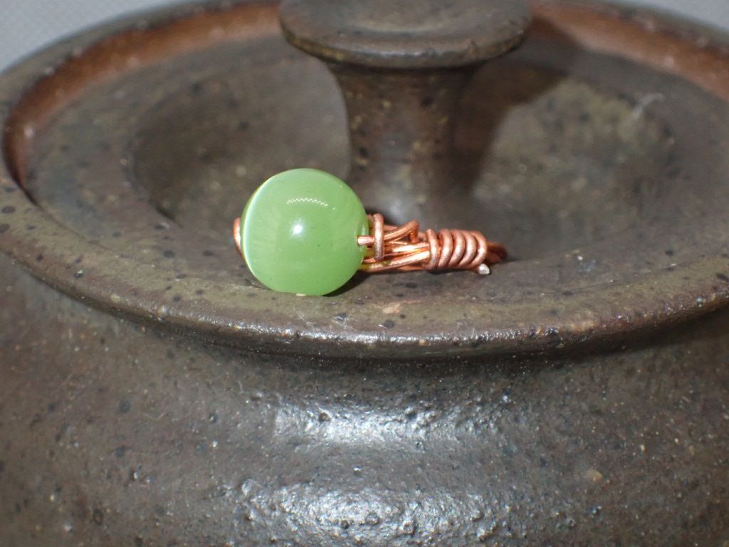 Green Iridescent Glass Bead in Copper Nest Ring - SIZE 7.5