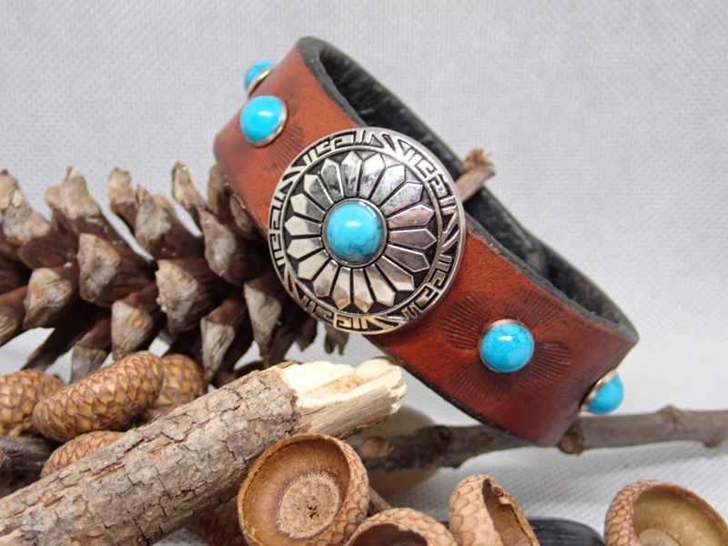 Wide leather bracelet with turquoise stones and silver acccent