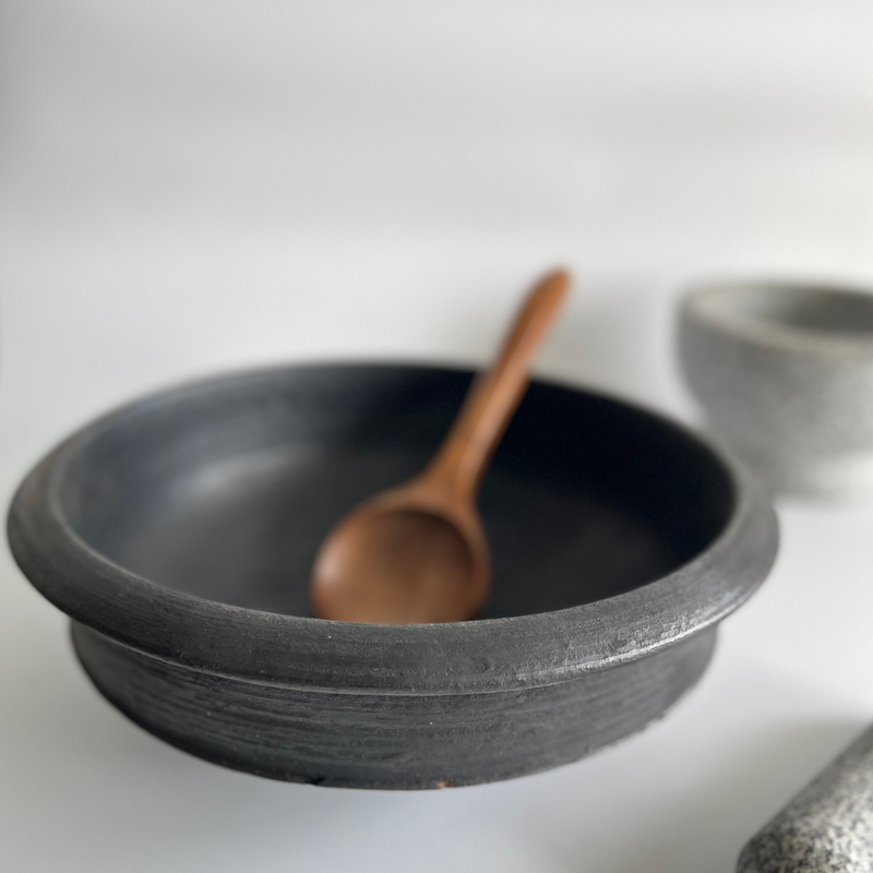 Traditional Design Black Clay Cookware Preseasoned