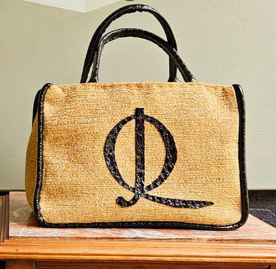 Tote bags &amp; clutches