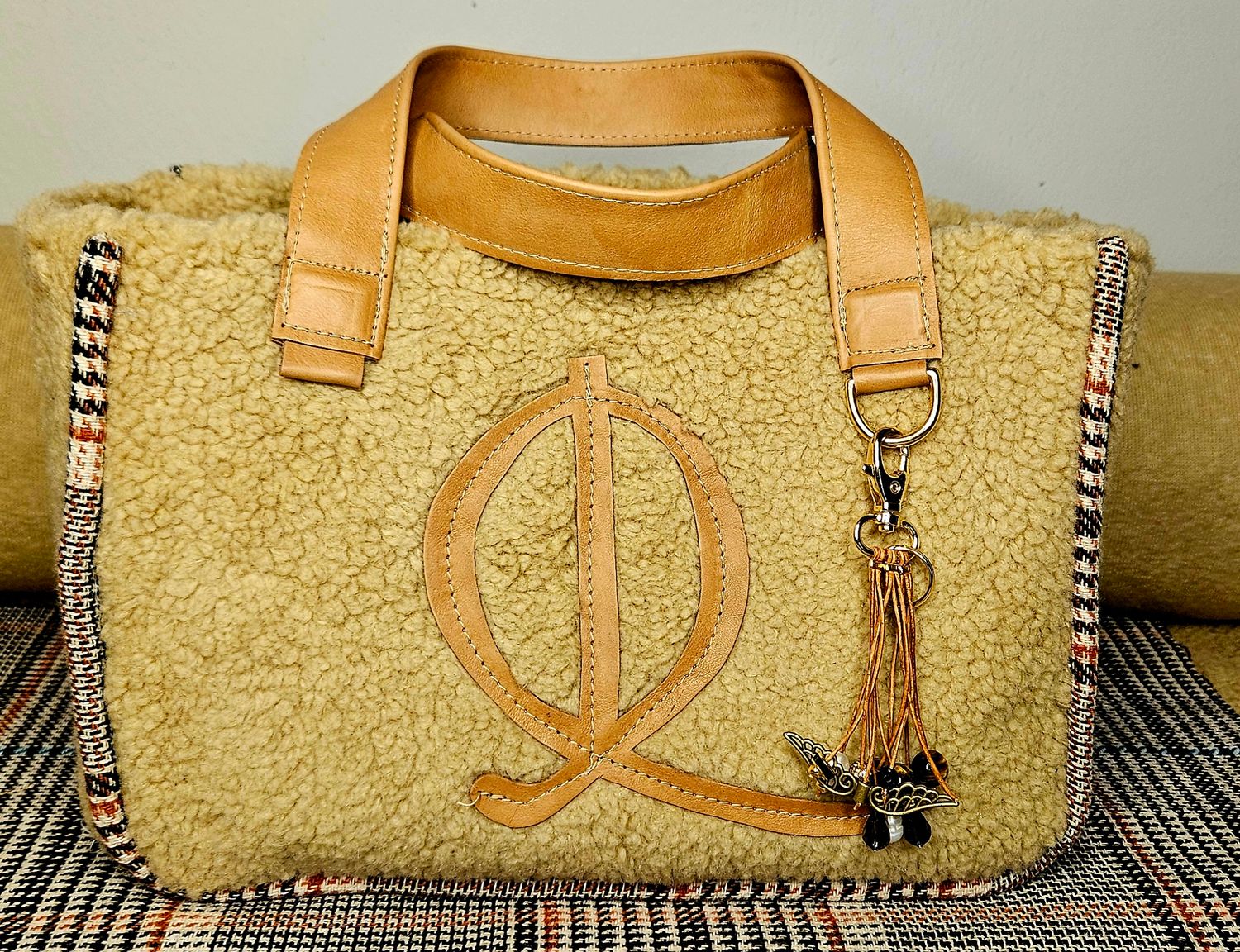 QJ Tote bag Fluffy No1 small