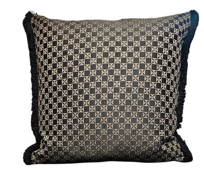 Sierkussen Simply Beautiful Fringe 50x50