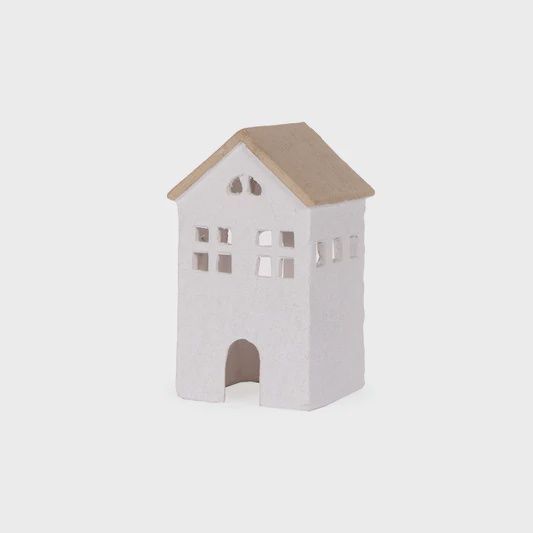 SMALL RUSTIC COTTAGE